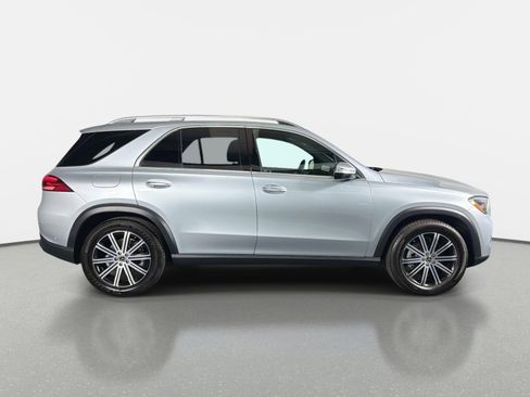 Used 2025 Mercedes-Benz GLE 450 4MATIC w/ Winter Package image 2