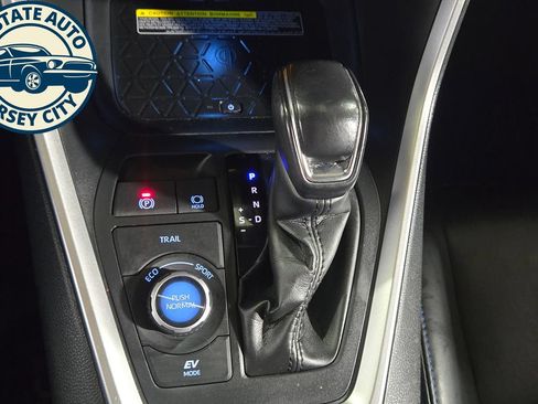 Used 2020 Toyota RAV4 XSE AWD/4WD image 18