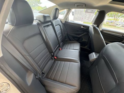 Used 2022 Volkswagen Jetta SE FWD image 27