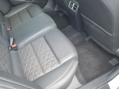 Used 2017 Nissan Maxima Platinum FWD image 22