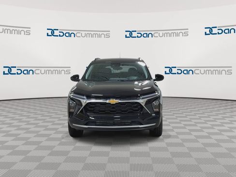 New 2026 Chevrolet Trax LT w/ LT Convenience Package FWD image 3