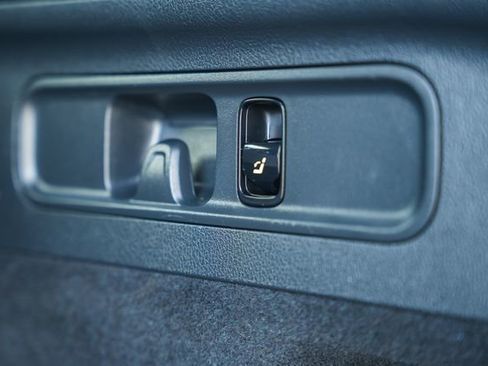 Used 2024 Mercedes-Benz GLC 43 AMG 4MATIC image 11