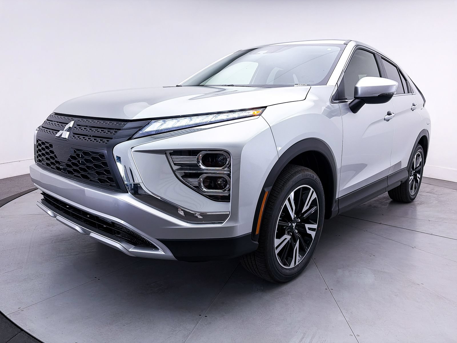 Used 2026 Mitsubishi Eclipse Cross SE AWD/4WD image 3
