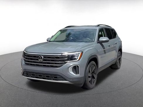Used 2026 Volkswagen Atlas SE FWD image 6