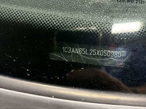 Used 2005 Chrysler Crossfire Limited RWD image 40