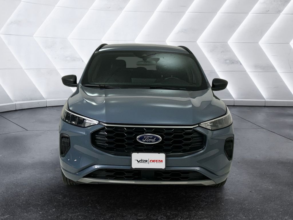 Used 2023 Ford Escape ST-Line w/ Tech Pack #1 FWD image 2