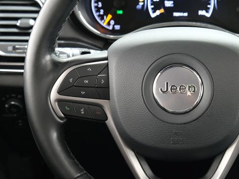 Used 2020 Jeep Grand Cherokee Overland AWD/4WD image 11