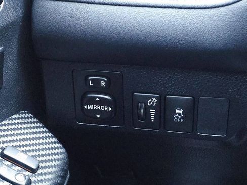 Used 2013 Toyota RAV4 Limited image 27