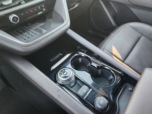 Used 2025 Ford Explorer Platinum w/ LUX Leather Package image 22