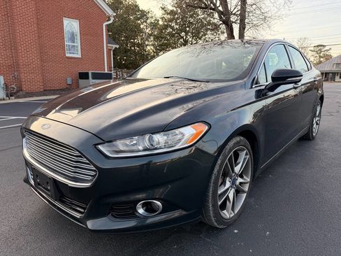 Used 2014 Ford Fusion Titanium image 2