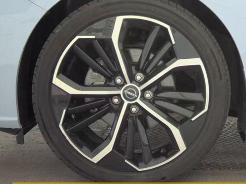 Used 2023 Nissan Altima 2.5 SR w/ SR Premium Package FWD image 9