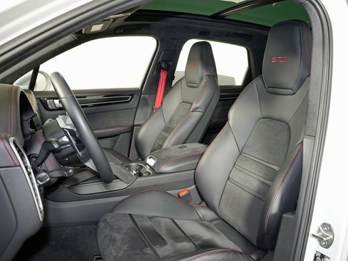 Certified 2023 Porsche Cayenne GTS image 5