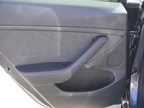 Used 2023 Tesla Model 3 Standard Range RWD image 10