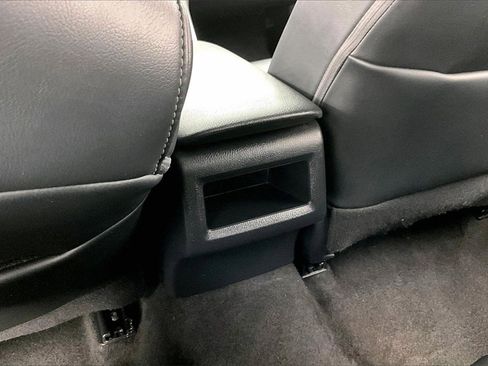 Used 2021 Toyota Camry SE image 33