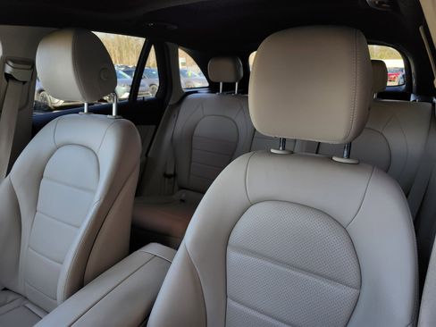 Used 2022 Mercedes-Benz GLC 300 4MATIC image 18