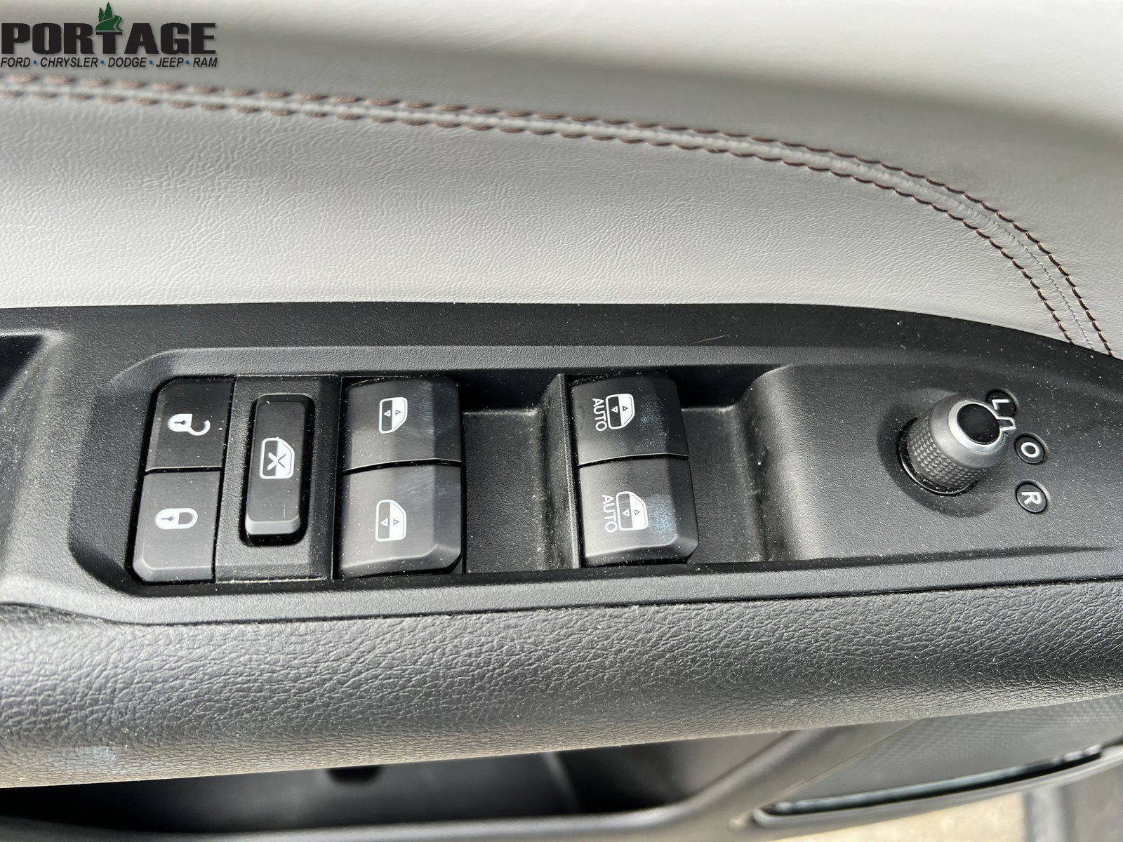 Used 2024 Jeep Compass Limited AWD/4WD image 12
