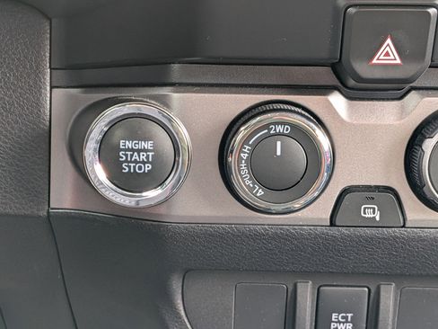 Used 2023 Toyota Tacoma SR5 AWD/4WD image 26