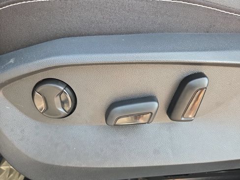 Certified 2024 Volkswagen Taos SEL AWD/4WD image 18