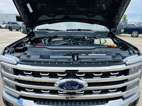 Used 2025 Ford F350 Lariat AWD/4WD image 46