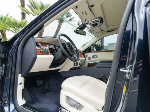 Used 2013 Rolls-Royce Ghost RWD image 24