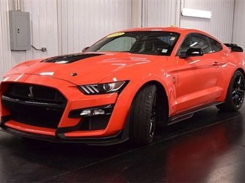 Used 2022 Ford Mustang Shelby GT500 w/ Handling Package image 3