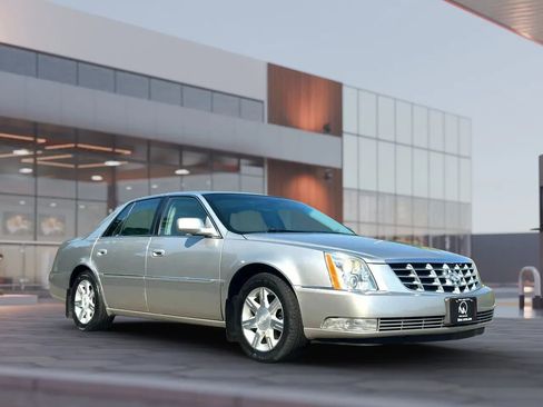 Used 2006 Cadillac DTS w/ Sun And Sound Package image 25