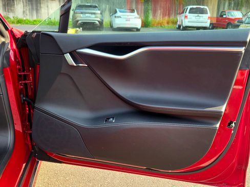 Used 2017 Tesla Model S 60 RWD image 33