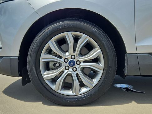 Used 2019 Ford Edge Titanium AWD/4WD image 12