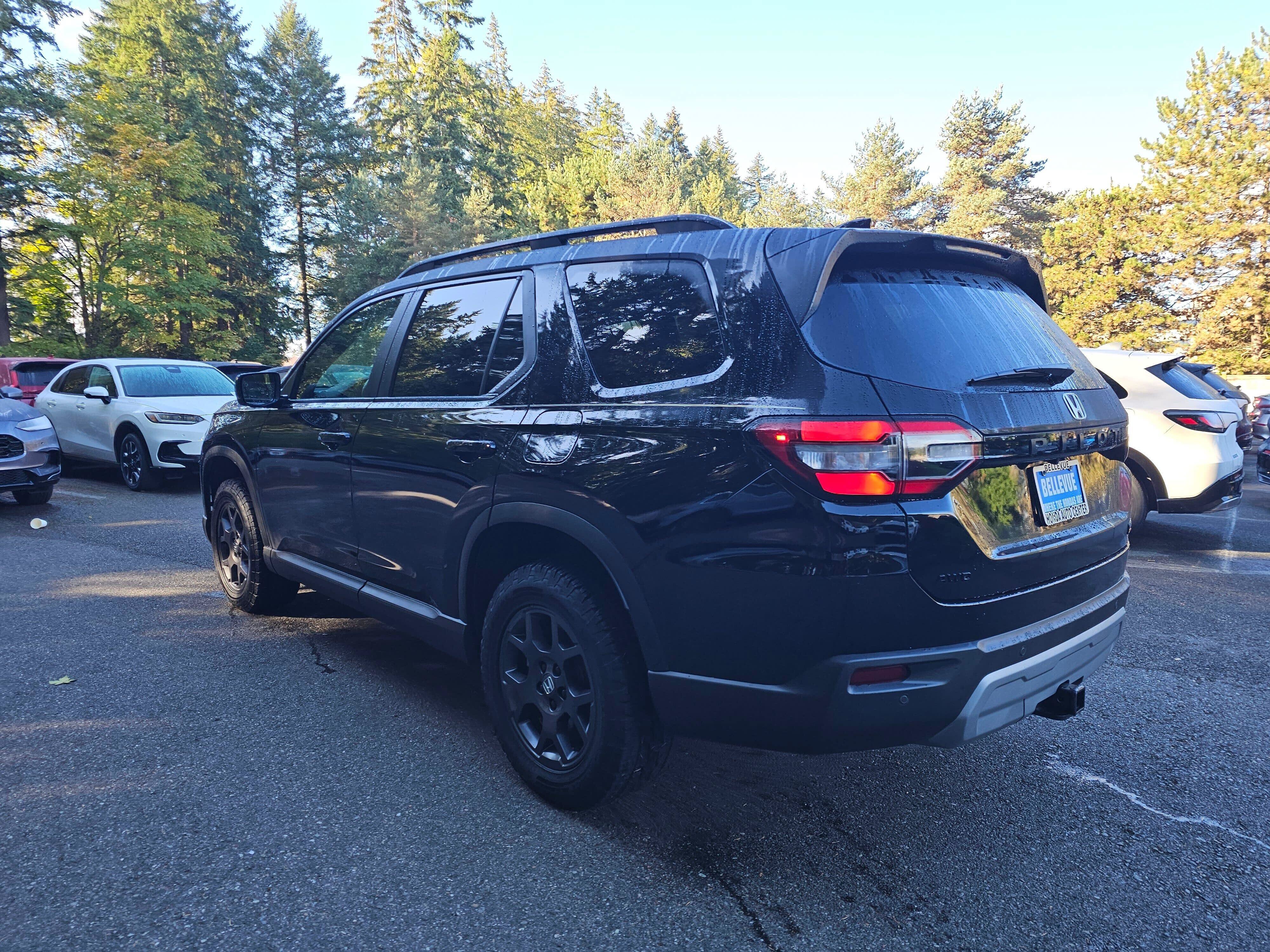 Used 2024 Honda Pilot TrailSport image 5