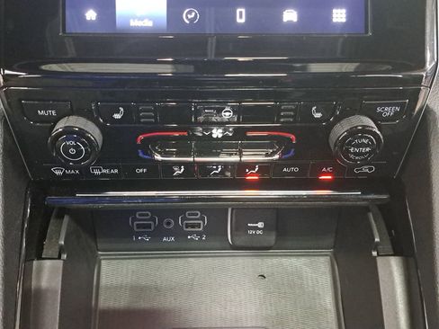 Certified 2023 Jeep Grand Cherokee Altitude AWD/4WD image 24