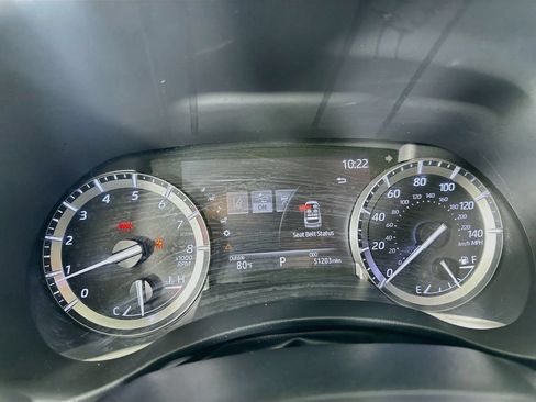 Used 2022 Toyota Highlander XLE FWD image 12