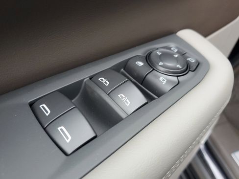 New 2026 GMC Yukon Elevation image 19