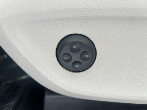 Certified 2025 Mercedes-Benz GLE 450e 4MATIC image 22