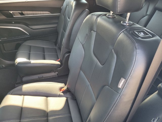 Used 2024 Kia Telluride SX w/ Towing Package AWD/4WD image 13