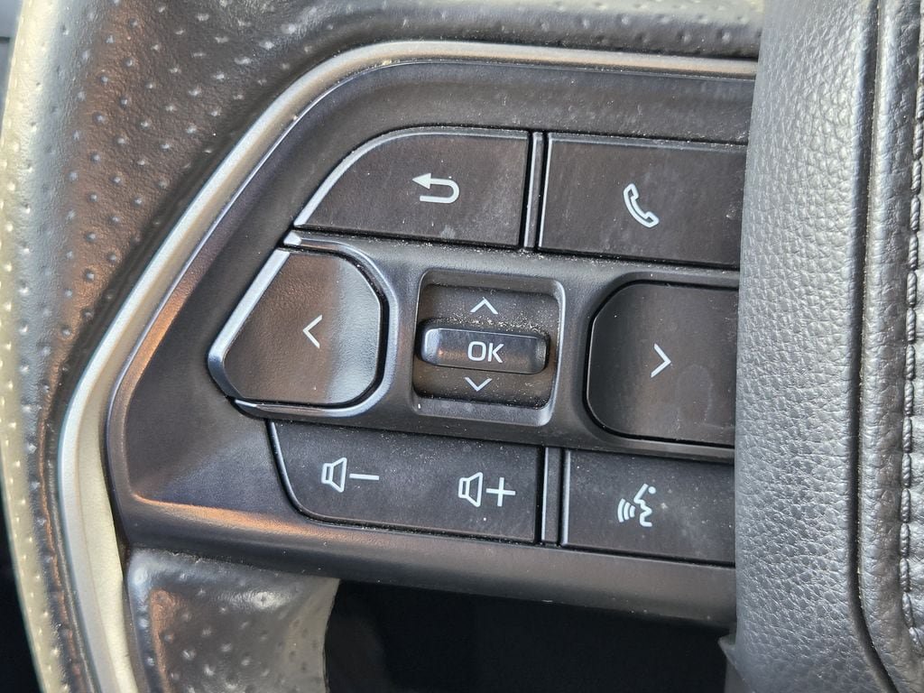 Used 2025 Toyota 4Runner SR5 AWD/4WD image 23
