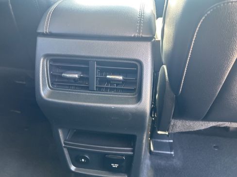 Used 2024 Ford Edge Titanium image 24