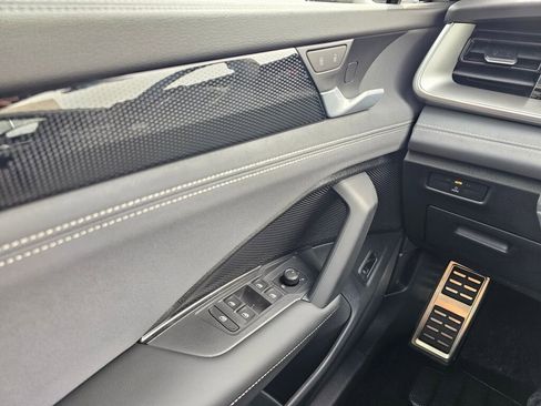 New 2026 Volkswagen Tiguan SE R-Line AWD/4WD image 28