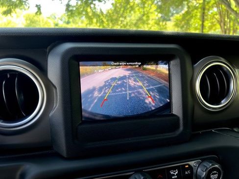 Used 2018 Jeep Wrangler Unlimited Rubicon w/ Safety Group image 45