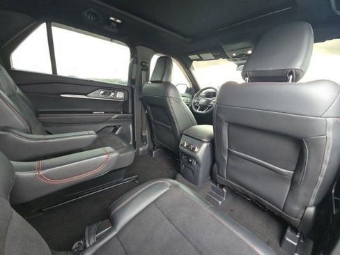 Used 2025 Ford Explorer ST image 18