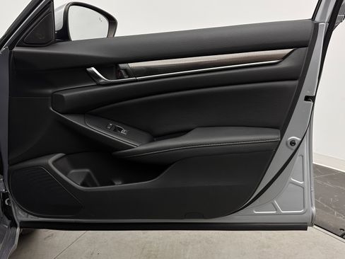 Used 2020 Honda Accord Sport image 36