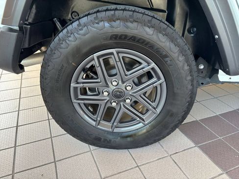 Used 2025 Jeep Wrangler Unlimited Sport AWD/4WD image 29