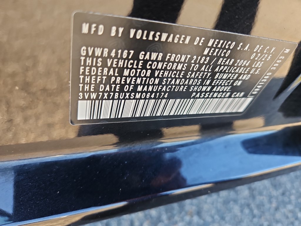 Certified 2025 Volkswagen Jetta SE w/ Sunroof Package FWD image 14