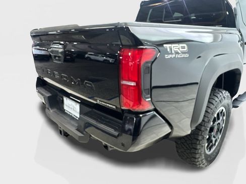 Used 2026 Toyota Tacoma TRD Off-Road w/ TRD Off Road Upgrade Package AWD/4WD image 18