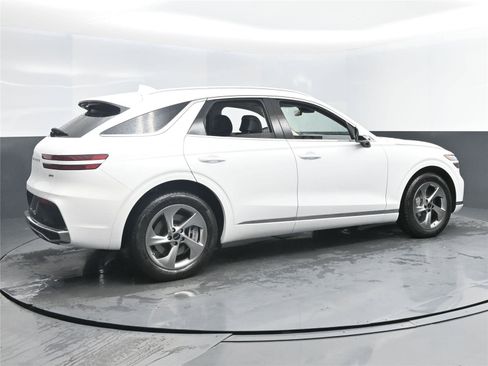 New 2026 Genesis GV70 2.5T Select image 4