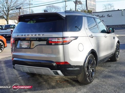 Used 2020 Land Rover Discovery Landmark image 7