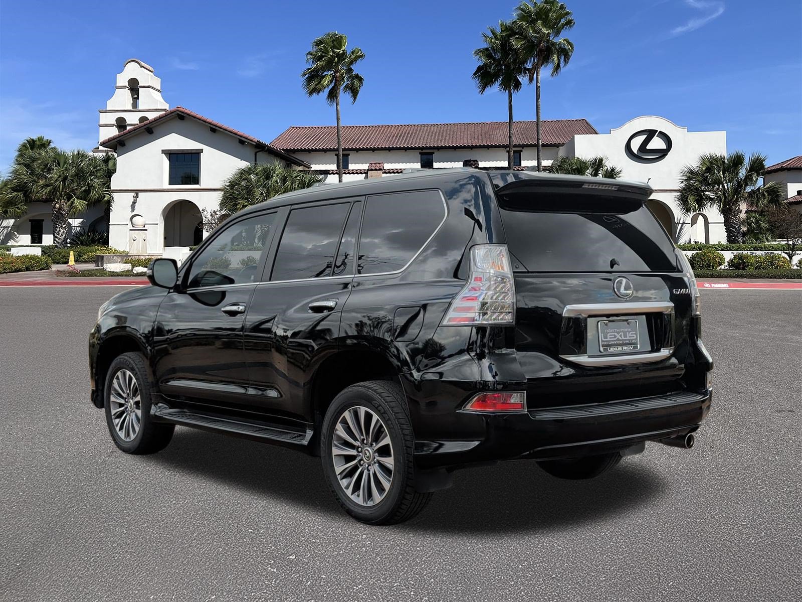 Used 2023 Lexus GX 460 Luxury w/ Accessory Package AWD/4WD image 4