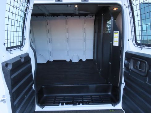 Used 2012 Chevrolet Express 2500 RWD image 16