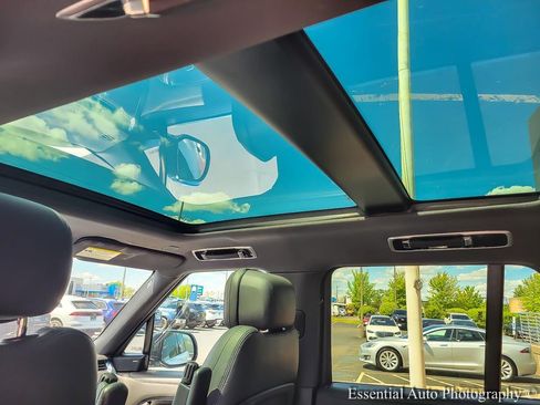 Used 2023 Land Rover Range Rover SE image 10