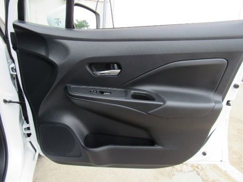 Used 2024 Nissan Versa SV image 16