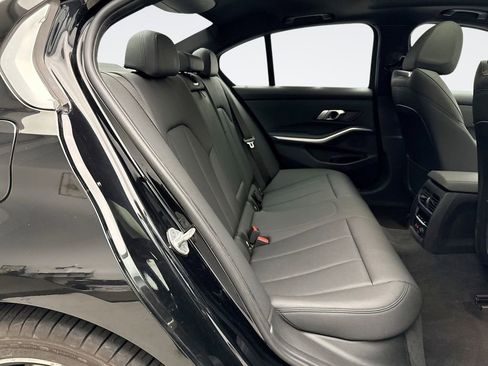 Used 2020 BMW 330i xDrive Sedan w/ Driving Assistance Package image 17